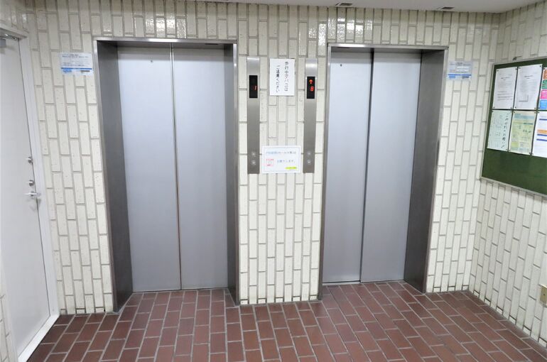 エレベーター2