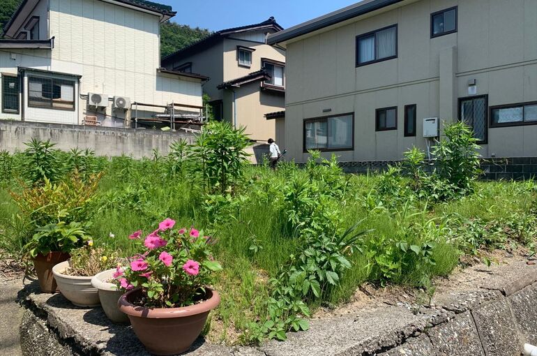 現地