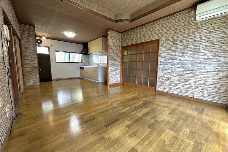 リビング残地物撤去後