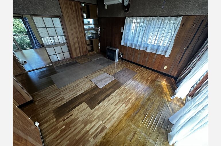居間